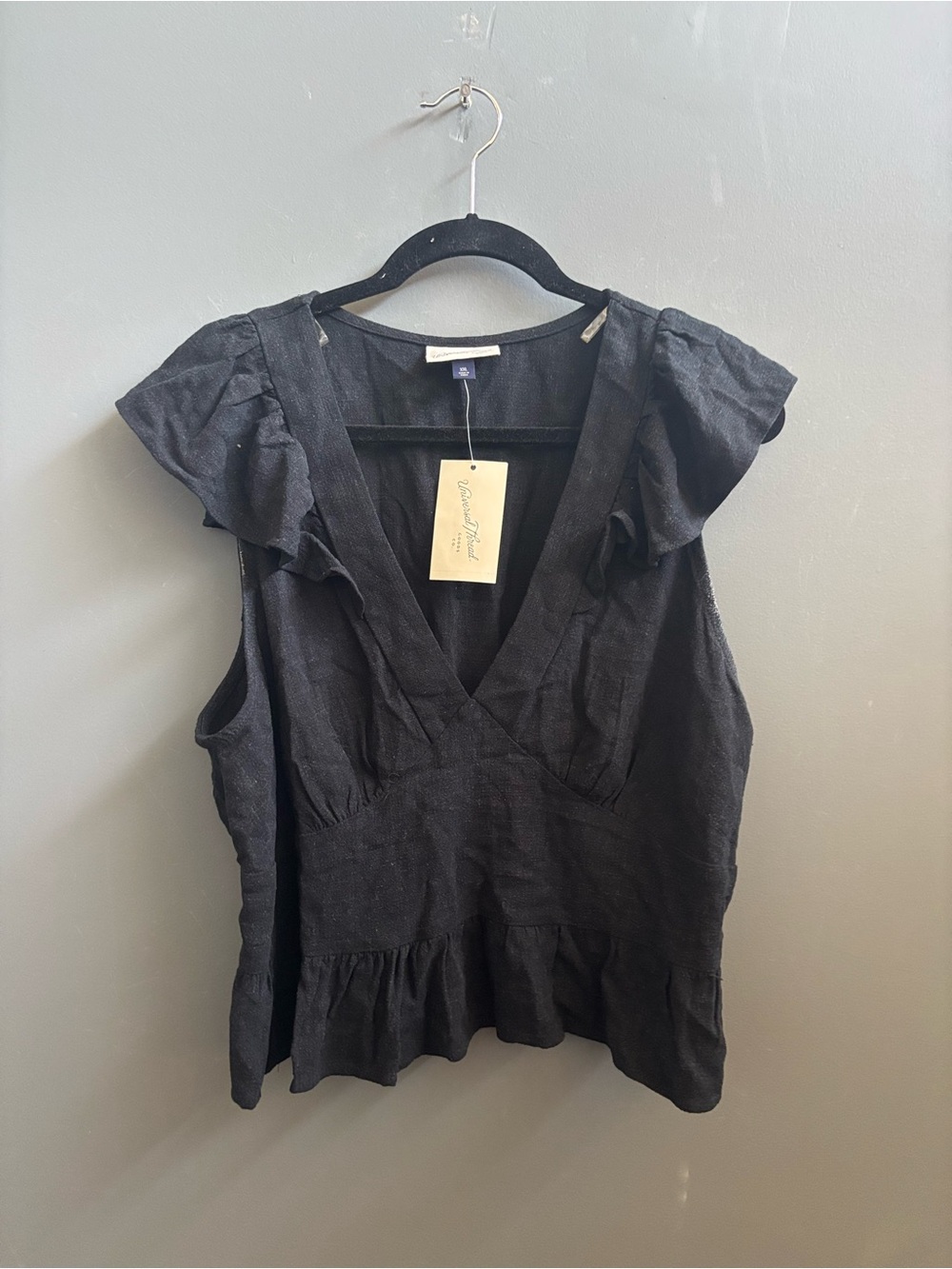 NWT Women's Universal Threads Black V-Neck Ruffle Sleeve Linen Blend Top